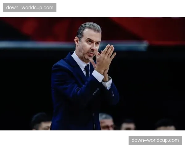 战术复盘:独行侠新秀中锋莱夫利如何成为球队防守体系的关键一环 战术复盘:独行侠新秀中锋莱夫利如何成为球队防守体系的关键一环